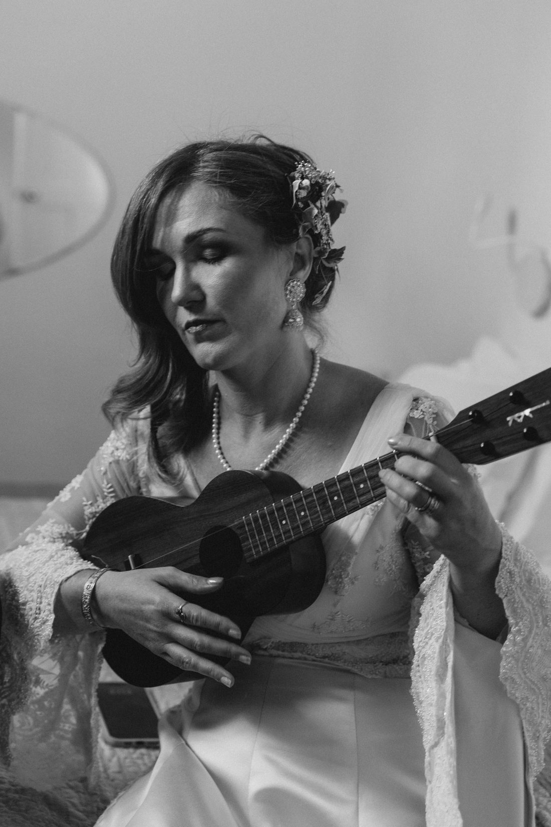 Kristirae with her ukulele